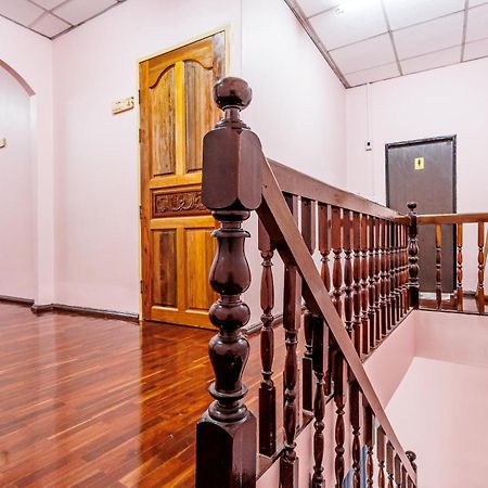 Baan Mee Suk Ayutthayaホステル エクステリア 写真