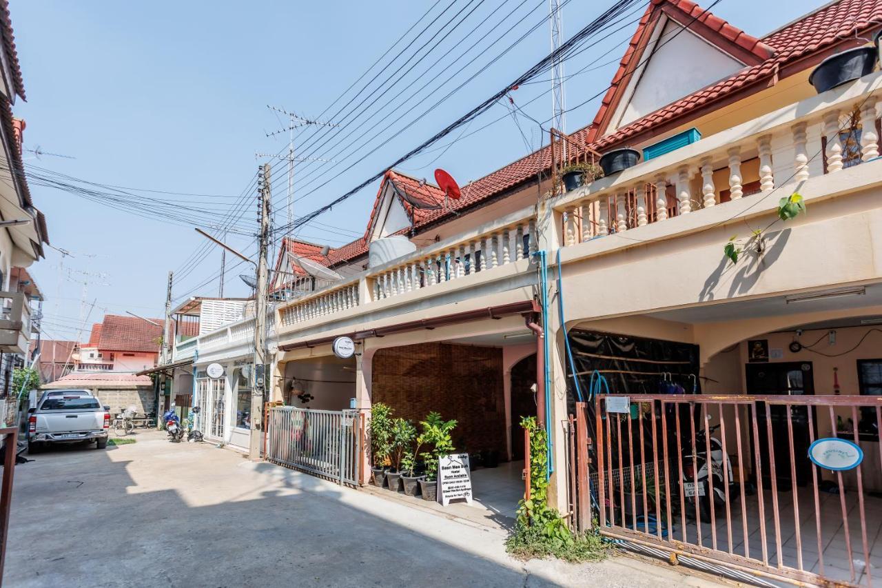 Baan Mee Suk Ayutthayaホステル エクステリア 写真