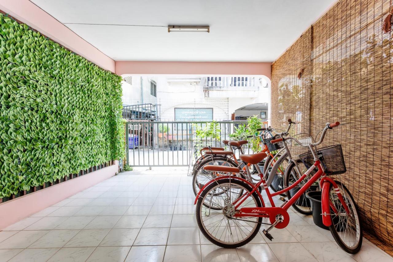 Baan Mee Suk Ayutthayaホステル エクステリア 写真