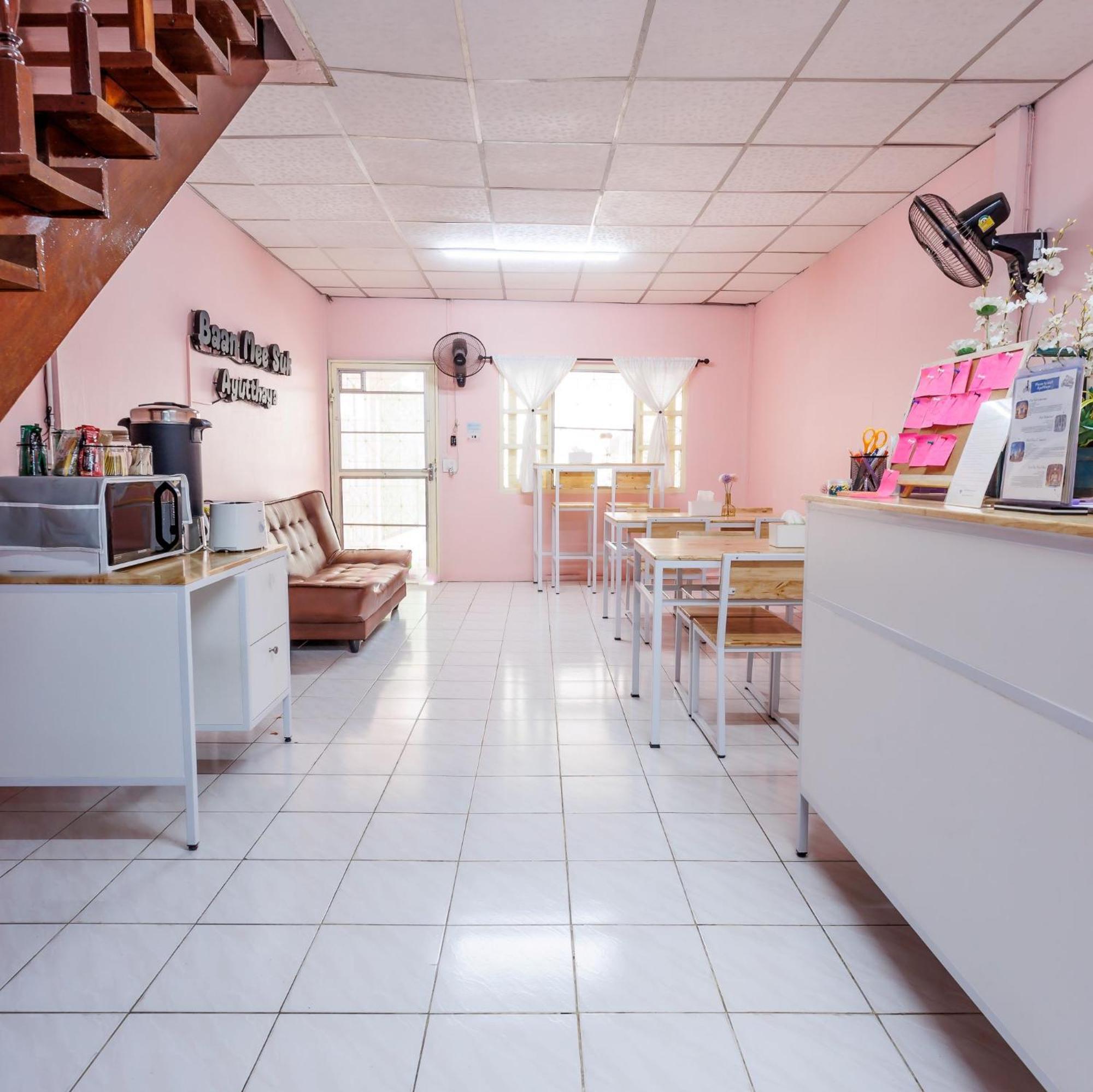 Baan Mee Suk Ayutthayaホステル エクステリア 写真
